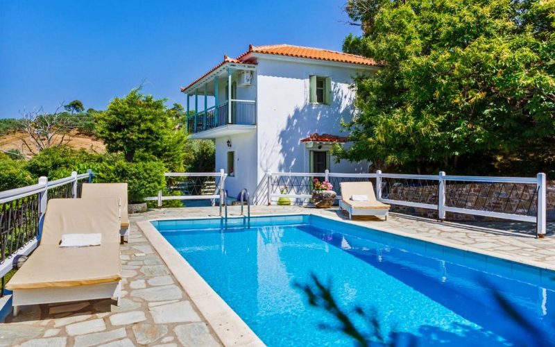 Pool Villa close to Skopelos Town with Views to Glisteri beach