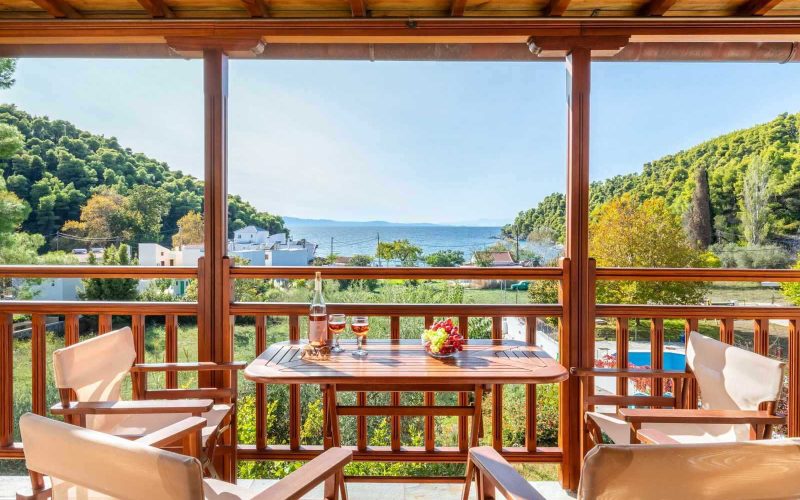 Beach complex in Agnondas only a few meters from the Sea Studios