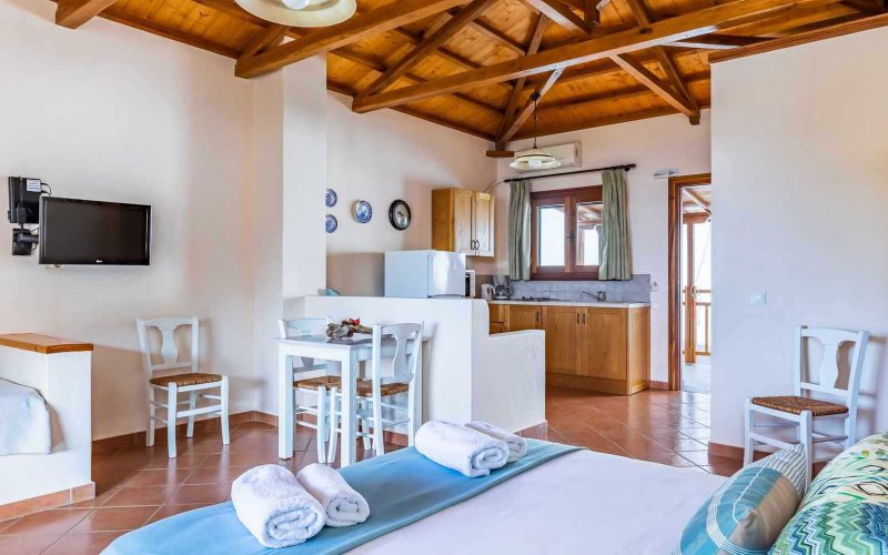 Beach complex in Agnondas only a few meters from the Sea Studios