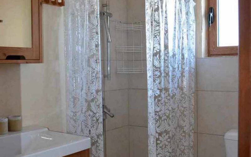 Spacious Villa lost in the countryside of Skopelos island. Bathroom