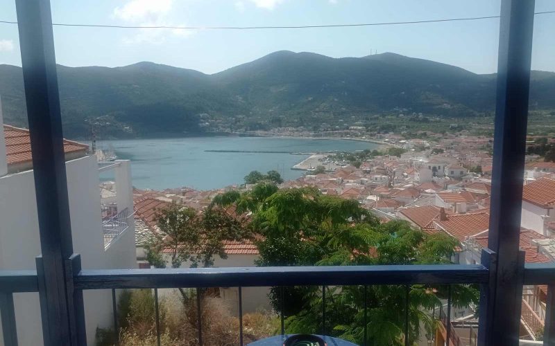 Cozy Skopelos Town House with views and balcony