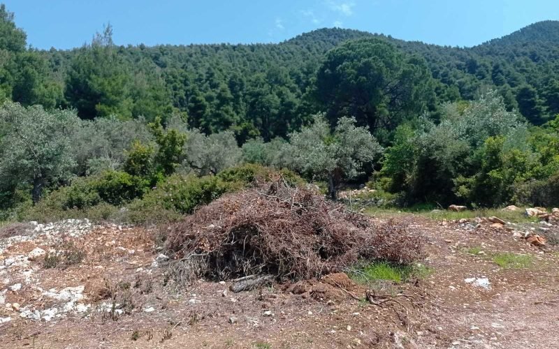 Buildable plot in New Klima area very close to the beach