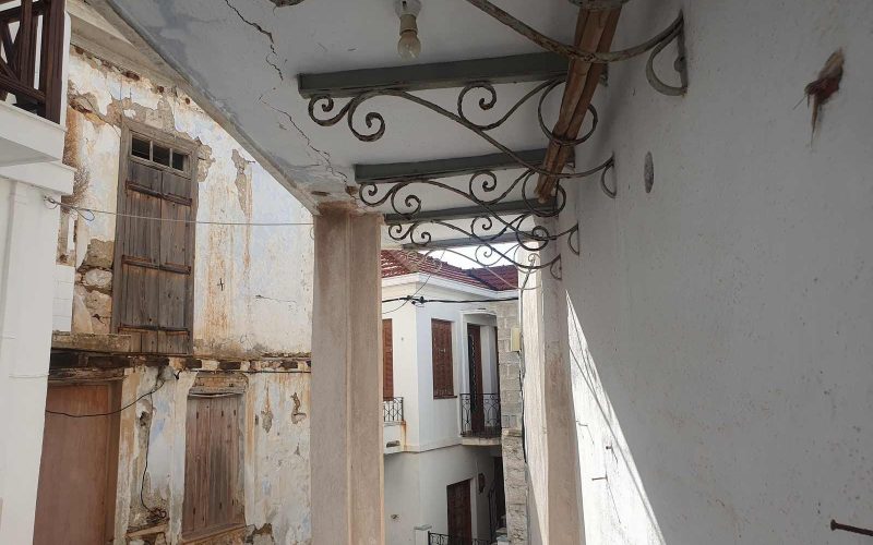 Skopelos Town Mansion with renovation permit