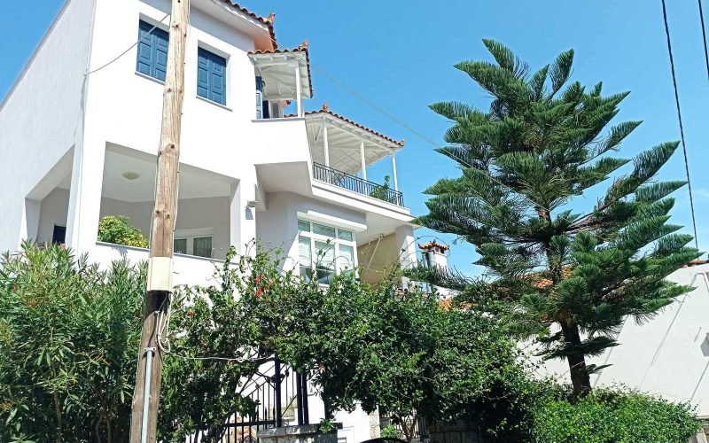 Spacious mansion in the center of Skopelos Town