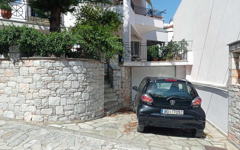 Spacious mansion in the center of Skopelos Town Garage