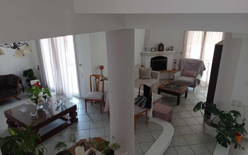 Spacious mansion in the center of Skopelos Town Living/Dining room