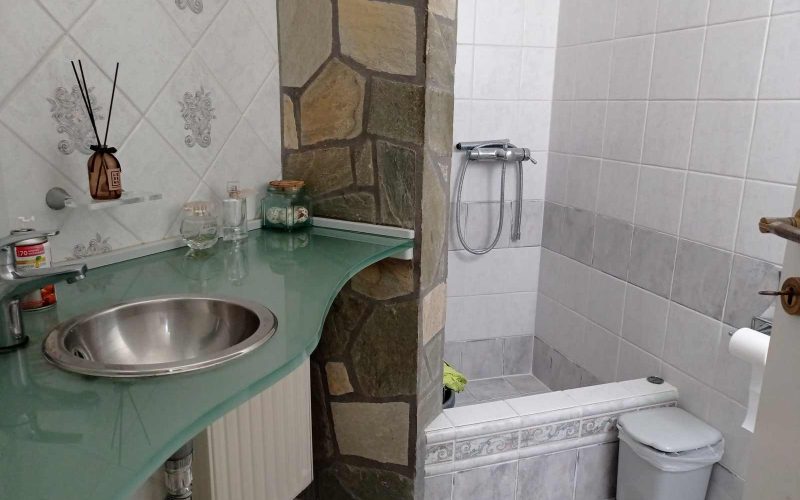 Spacious mansion in the center of Skopelos Town Bathroom