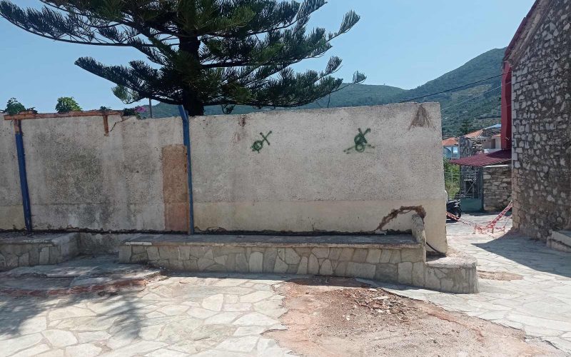 Spacious stone made building with garden in Skopelos Town