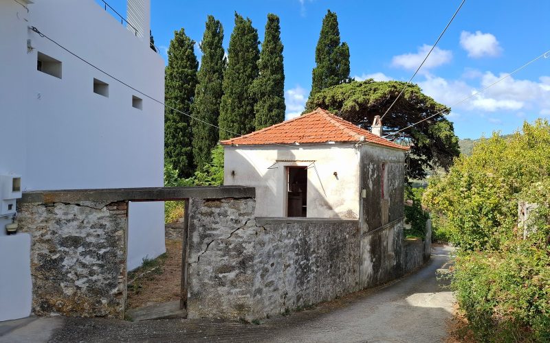 Two cottages for renovation in walking distance to Skopelos Town