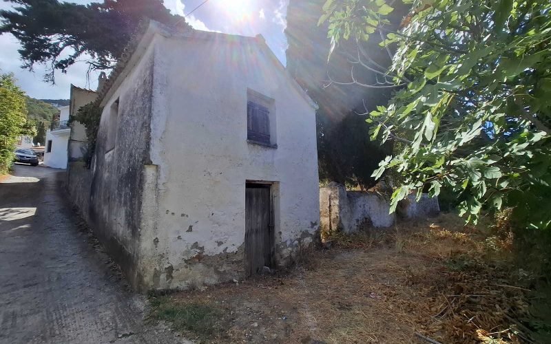 Two cottages for renovation in walking distance to Skopelos Town