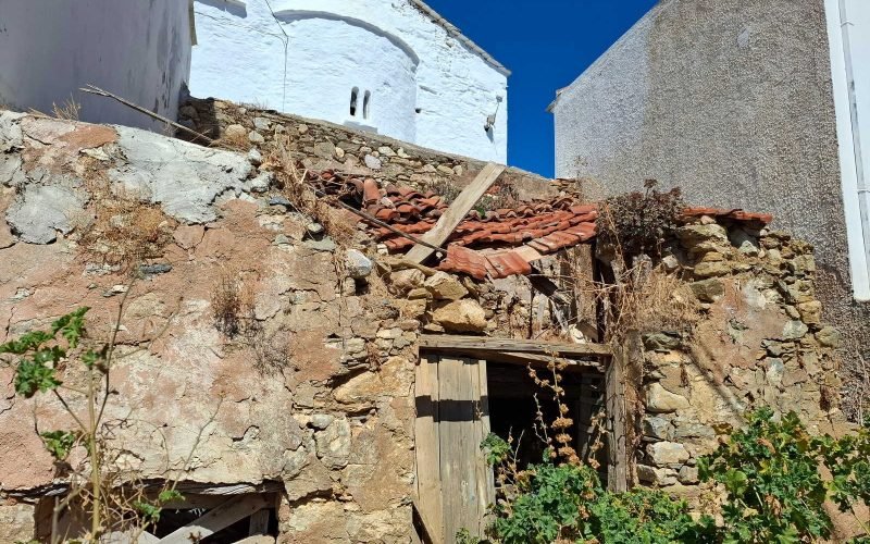 Ruined Skopelos Town House in Kastro area