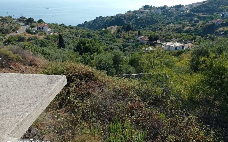Unfinished villa with pool and views to the Sea in Glossa area