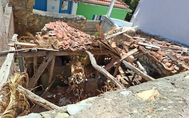 Ruined Skopelos Town House in Kastro area