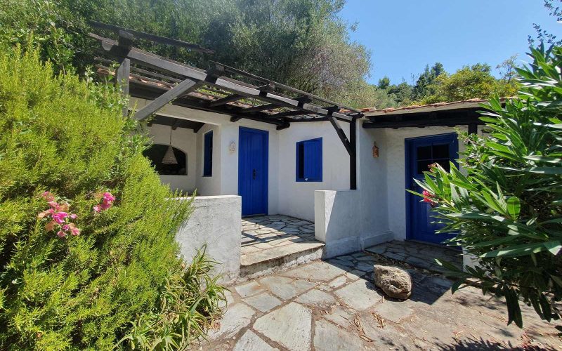 Glorious Mansion with a unique garden on Skopelos Island. Cottage