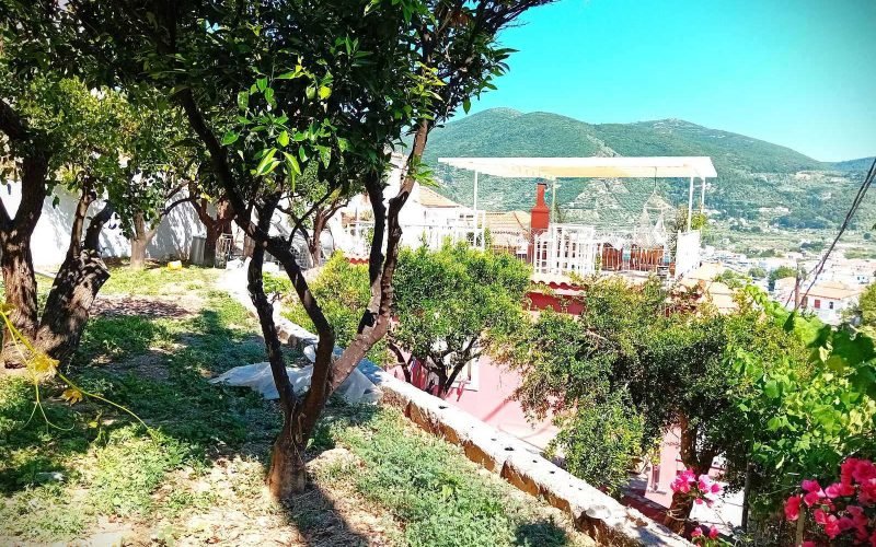 Skopelos Town House with terrace with views and spacious yard