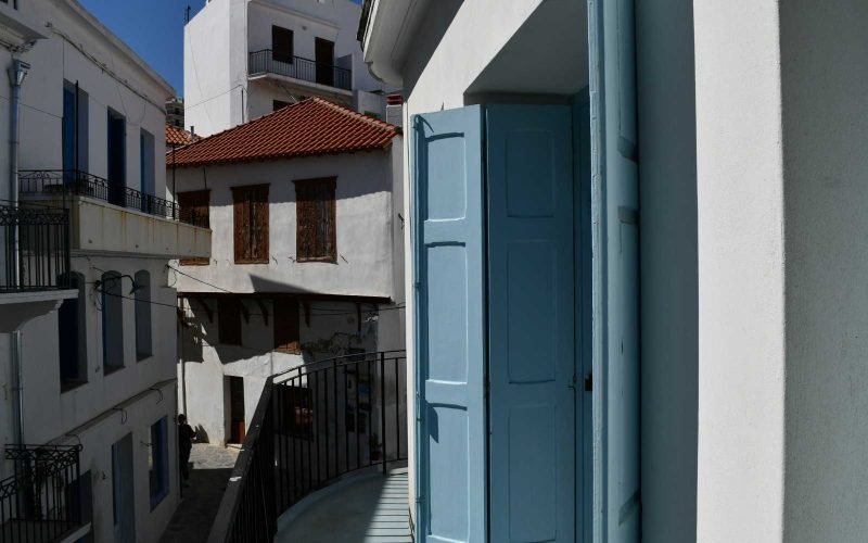 Boat shaped Skopelos Town house close to waterfront