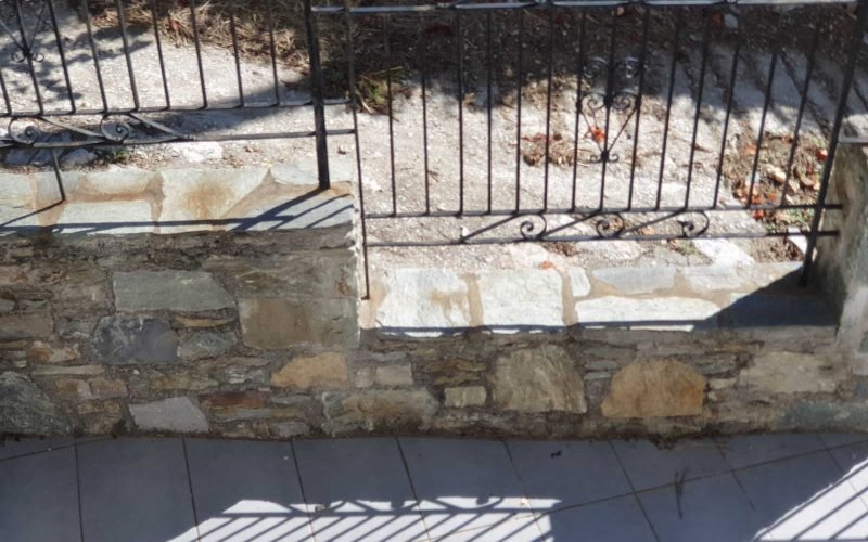 Cosy house with terrace and views in Old Klima Village