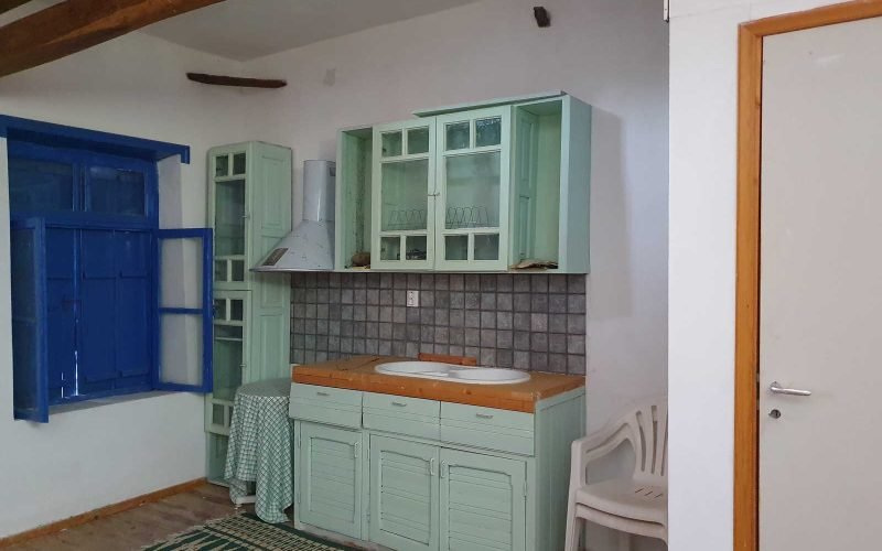 Cosy house with terrace and views in Old Klima Village