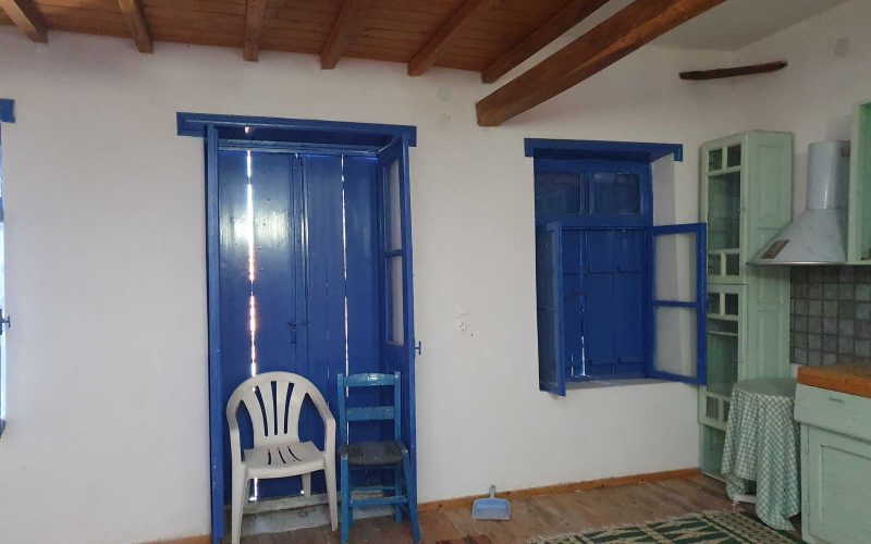 Cosy house with terrace and views in Old Klima Village