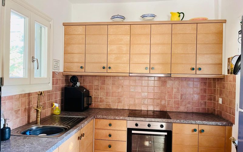 Property in walking distance to Agnontas beach