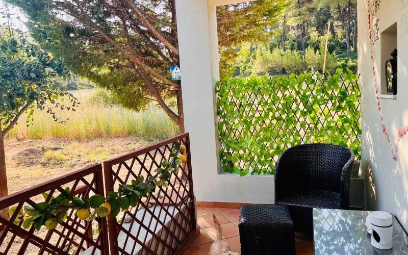 Property in walking distance to Agnontas beach