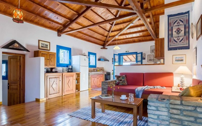 Beautiful Villa with Panoramic Views close to Panormos