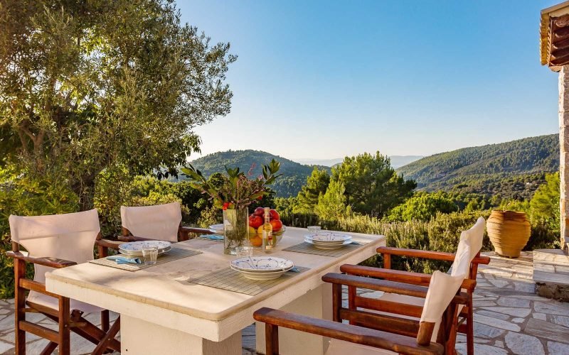 Beautiful Villa with Panoramic Views close to Panormos