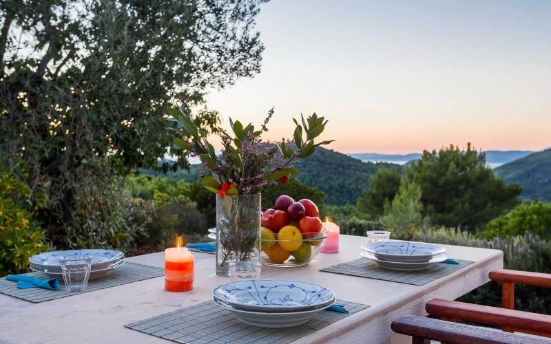 Beautiful Villa with Panoramic Views close to Panormos