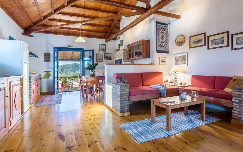 Beautiful Villa with Panoramic Views close to Panormos