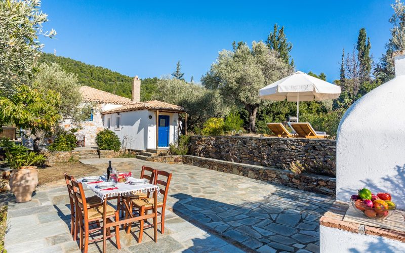 Beautiful Villa with Panoramic Views close to Panormos