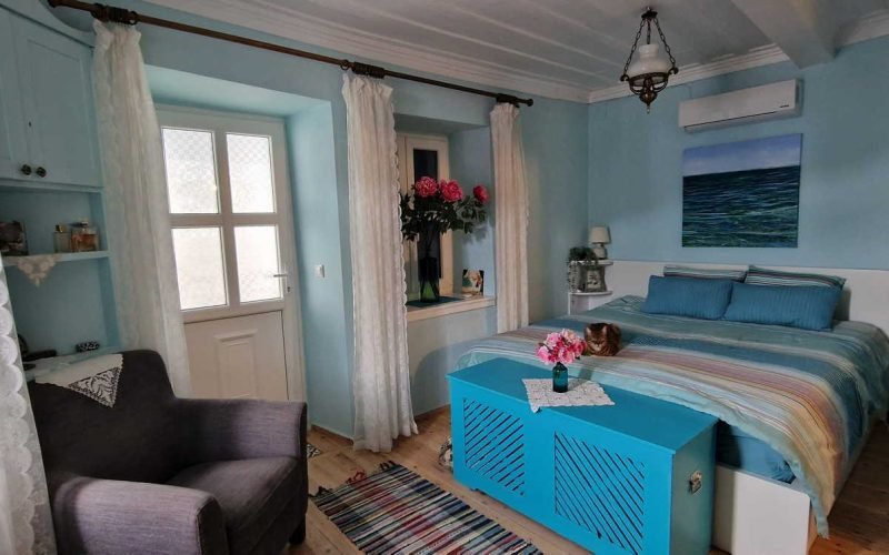 Charming Town house with terraces and views Main Bedroom