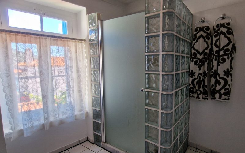 Charming Town house with terraces and views Bathroom
