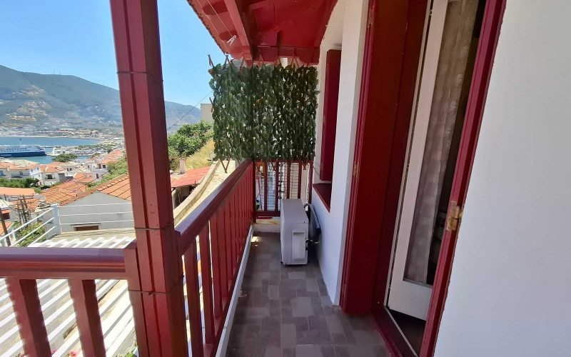 Cozy town house with balcony and terrace with views