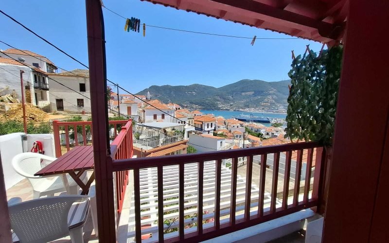 Cozy town house with balcony and terrace with views