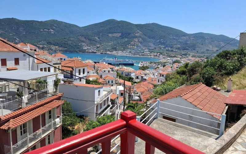 Cozy town house with balcony and terrace with views