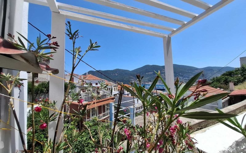 Cozy town house with balcony and terrace with views