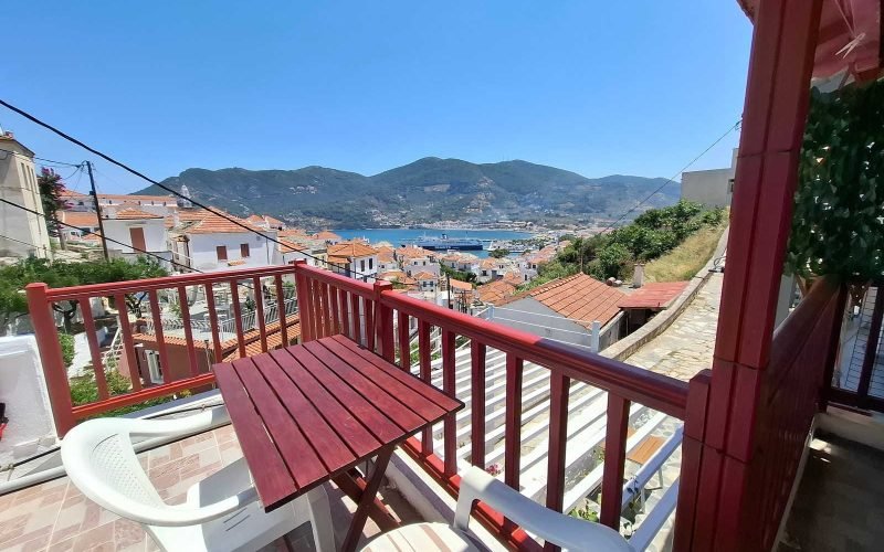 Cozy town house with balcony and terrace with views